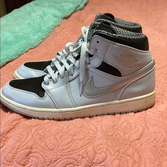 Nike Men's Black and White Sneakers - Picture 5 of 6